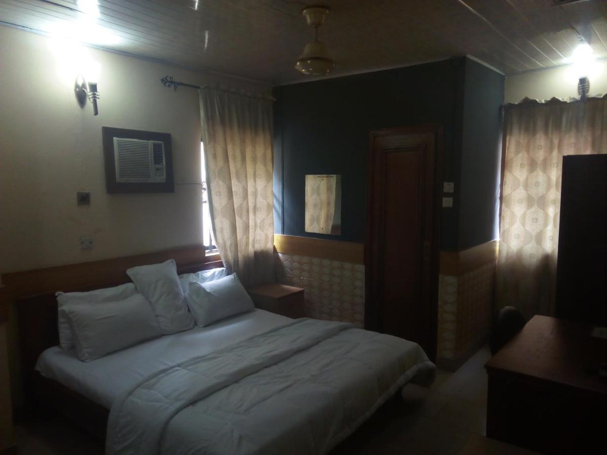 Holla-Jobi Guest House Λάγος Εξωτερικό φωτογραφία